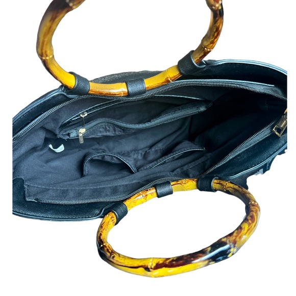 👜 Black Woven Bag with Bamboo Inspired Handles - Picture 2 of 3